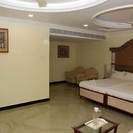Shri Perumal Inn Пондичерри Экстерьер фото