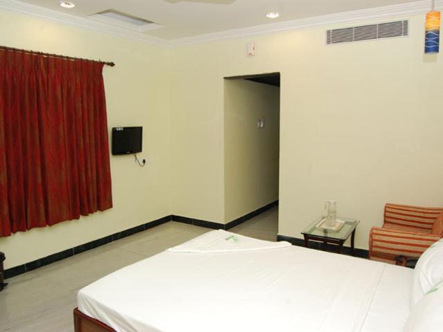 Shri Perumal Inn Пондичерри Номер фото