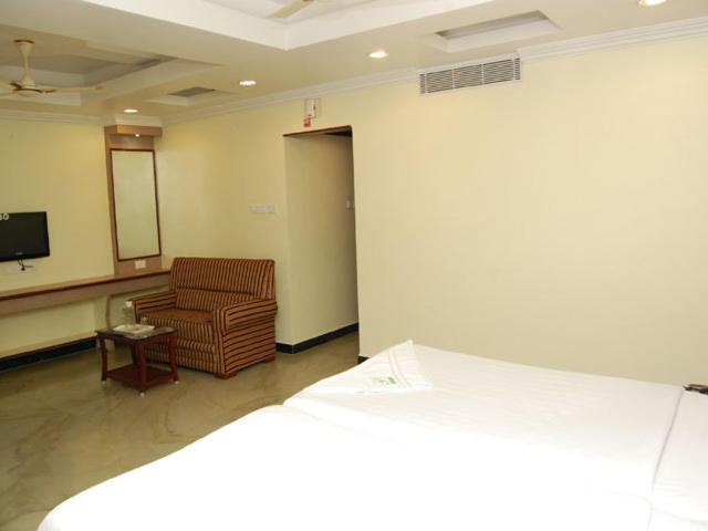 Shri Perumal Inn Пондичерри Номер фото