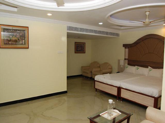 Shri Perumal Inn Пондичерри Экстерьер фото